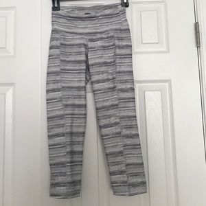 Old navy cropped striped leggings