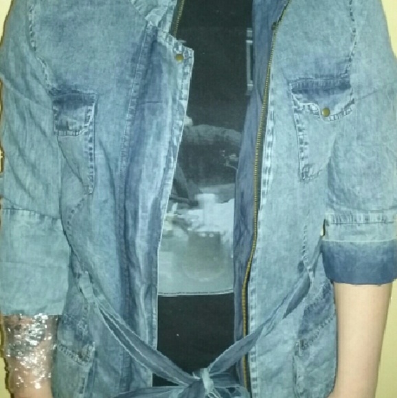 New Zip-up Jean Jacket - Picture 2 of 4