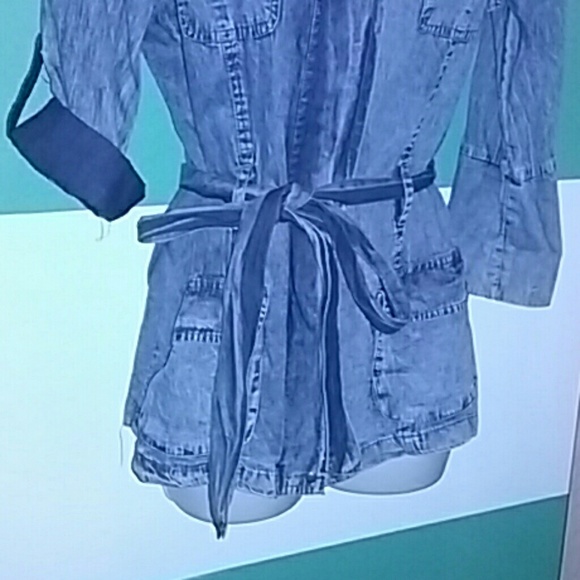 New Zip-up Jean Jacket - Picture 3 of 4
