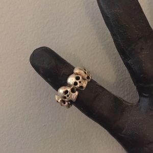 Skull ring