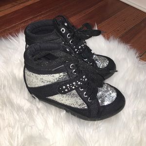 Justice little Girls wedge sneaker size 13