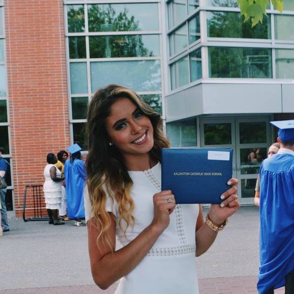 Meet your Posher, Monique