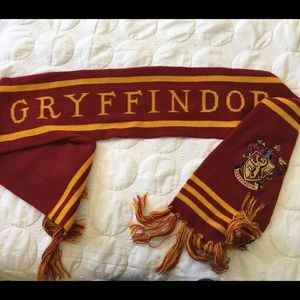 Gryffindor scarf