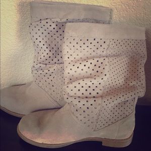 TOMS suede tan boots