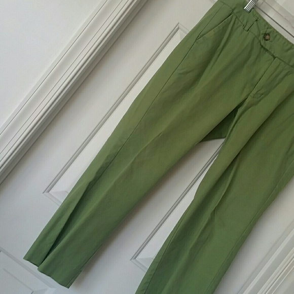 🍒🎉Kelly Green capris! - Picture 2 of 4