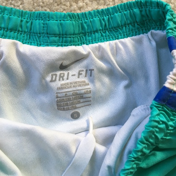 Girls Nike athletic shorts size SMALL. Fits 8-10 - Picture 2 of 3