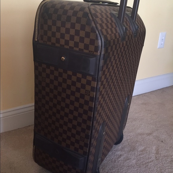 Louis Vuitton luggage SOLD - Picture 3 of 4