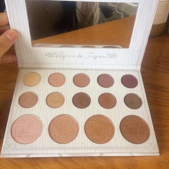 Carli bybel palette