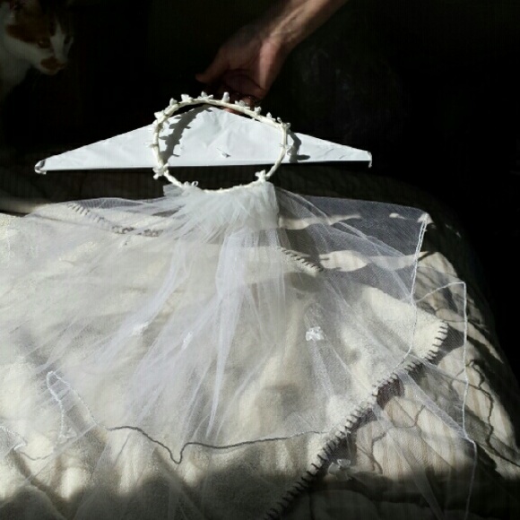 Sale 🎊🎉David's Bridal  gown accepting offers - Picture 3 of 3