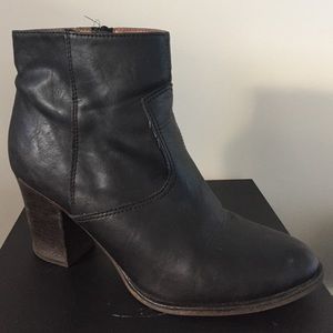 MADDEN GIRL_black booties