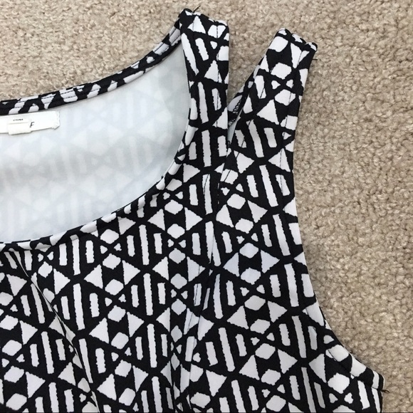 🎉Sale🎉Two piece shorts,crop top set ✨Worn Once✨ - Picture 2 of 4