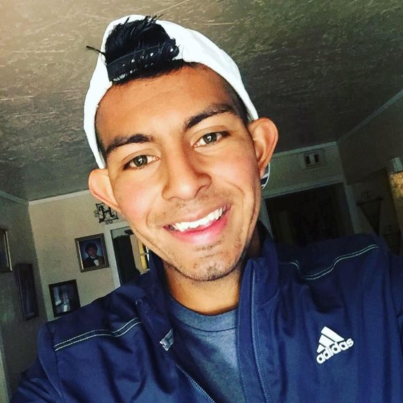 Meet your Posher, Cosme - Picture 1 of 1