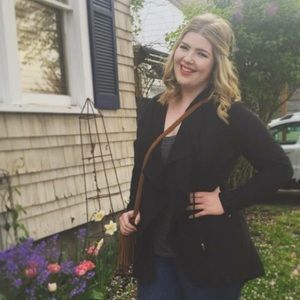 Meet your Posher, Cecilia