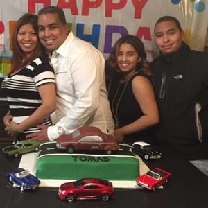 Meet your Posher, Tomas