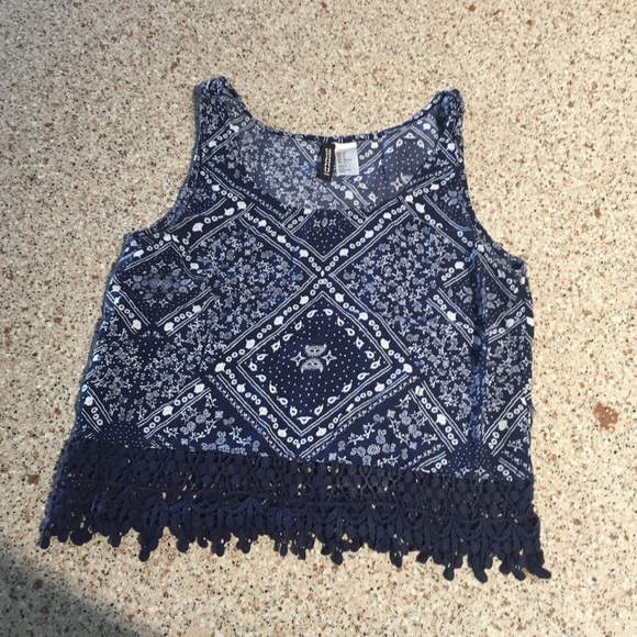 Crop Top - Picture 1 of 2