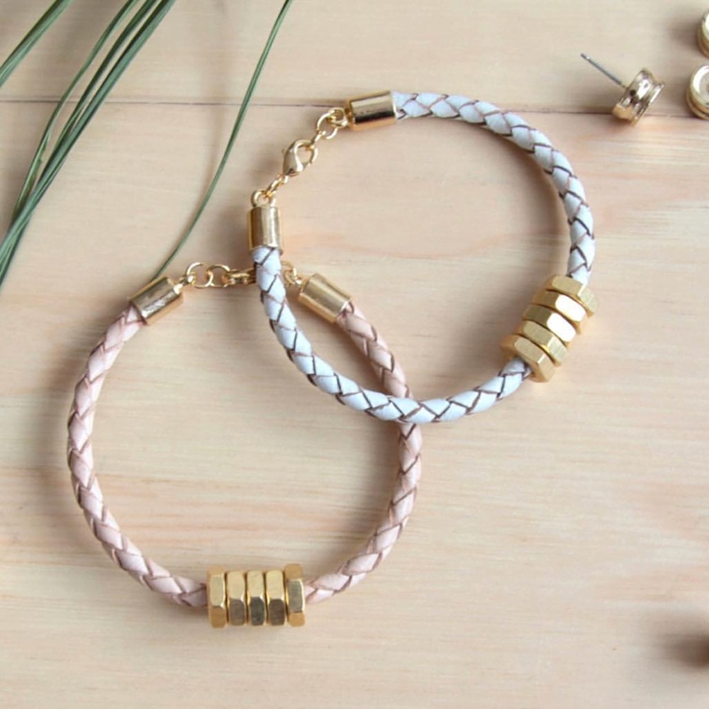 Honeybee Bracelet - White - Picture 2 of 8