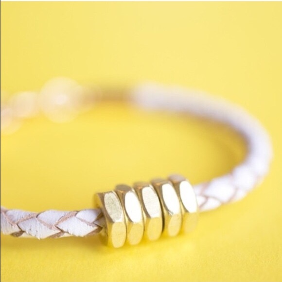 Honeybee Bracelet - White - Picture 3 of 8
