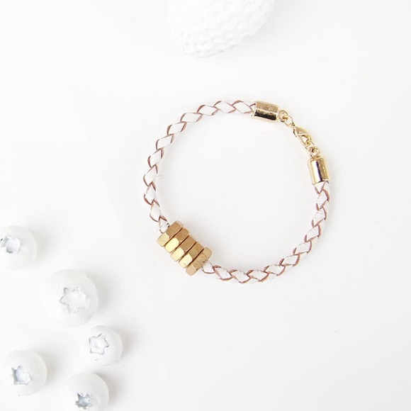 Honeybee Bracelet - White - Picture 5 of 8