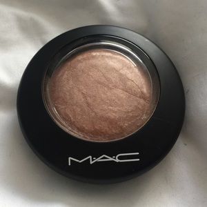 Mac Mineralized Skin-finish in "Soft & Gentle"