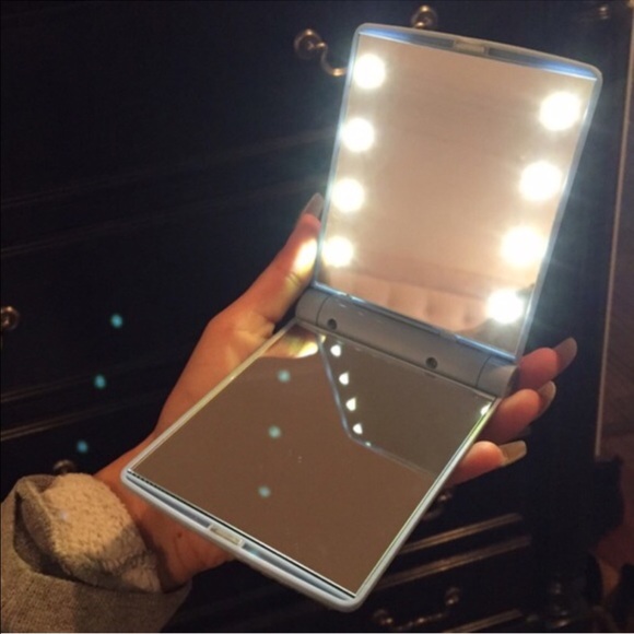 Nasty Gal Accessories - LED Light Compact Mirror