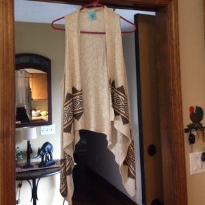 Awesome little Aztec print open shrug