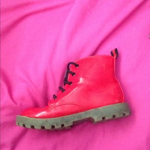 Adorable red boots!