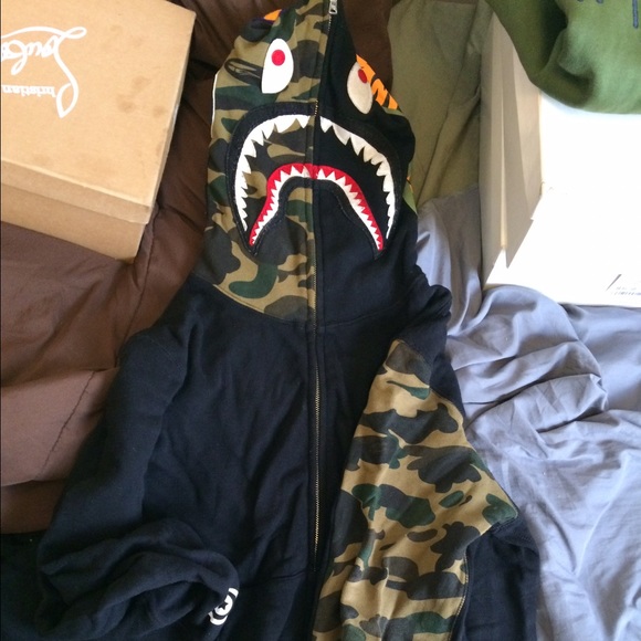 Bape SIZE M