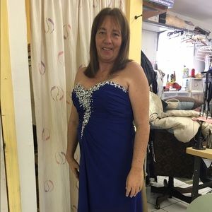 Meet your Posher, Pauline