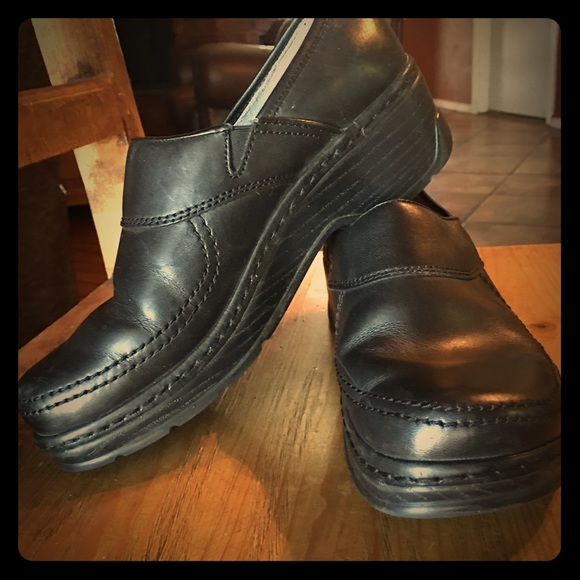 Klogs nursing shoes