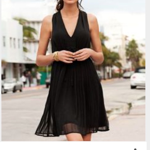 H&m black pleated dress Clearance