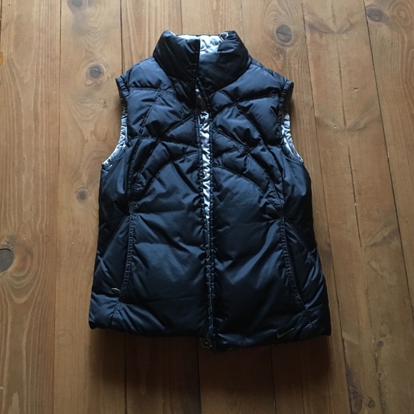 Black/silver Nike reversible Puffer Vest!