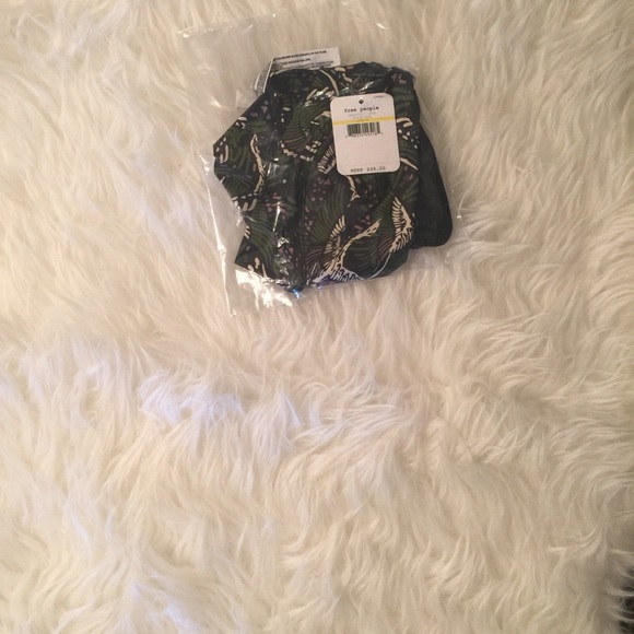 🎉CLOSING CLOSET🎉 FREE PEOPLE BRA - Picture 3 of 3