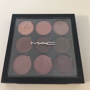 MAC eyeshadow compact