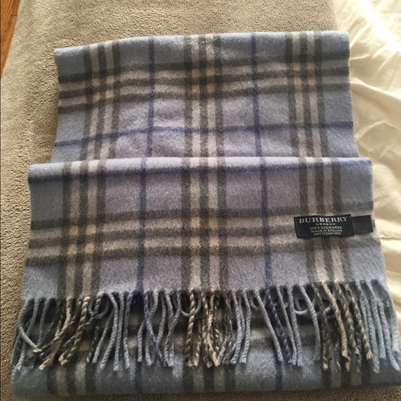 100% cashmere Authentic Burberry scarf