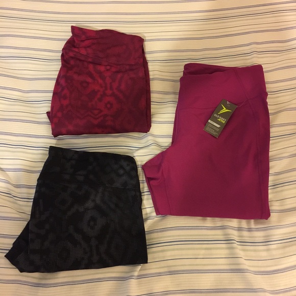 XL Two leggings and one capri