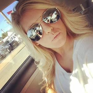 Meet your Posher, Mikayla