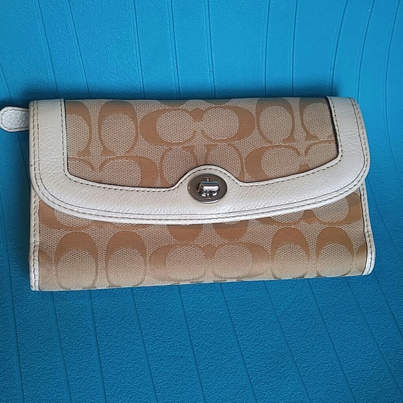 Coach wallet - Picture 1 of 4