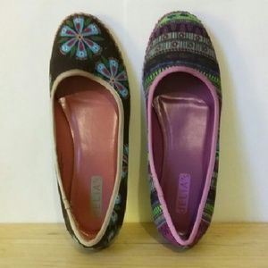 Two pairs corduroy flats