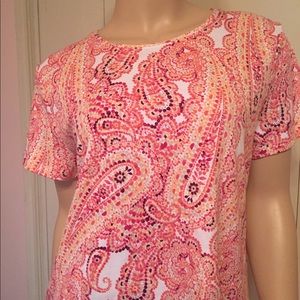 ✅ 3/$15 Pink Paisley Top
