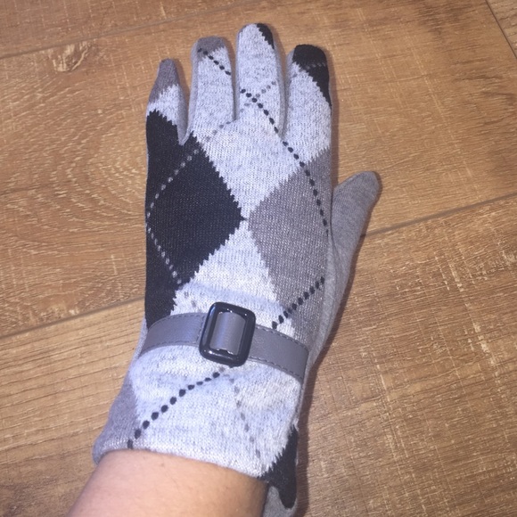 Argyle Fur Lined Gloves - Picture 2 of 4