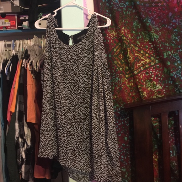 Animal print tank top with side slit