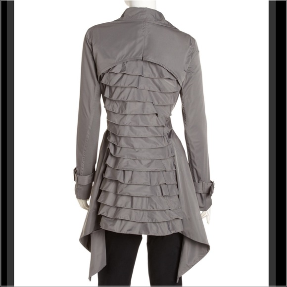 BCBGMaxAzria Jackets & Blazers - Bcbg Maxazria ruffle back trench