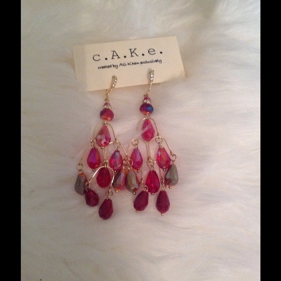 C. A. K. E.  Beautiful, fabulous earrings🌷NWT - Picture 2 of 3