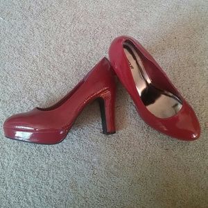 Red pump heel