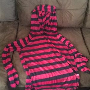 Thin shirt with Hood