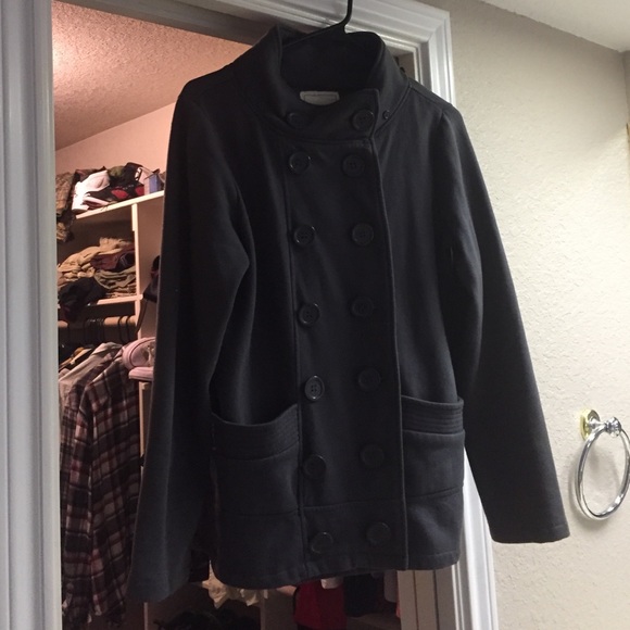 Cute button up sweater/jacket style!