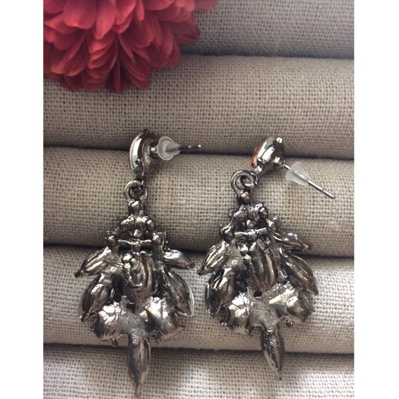 Crystal Rhinestone Elegant Drop Earrings - Picture 2 of 2