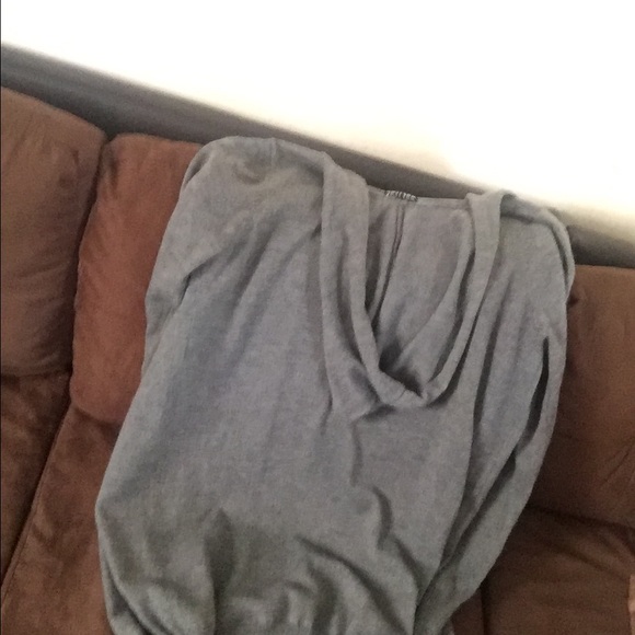 Wet seal sweater open front - Picture 2 of 2