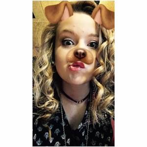 Meet your Posher, Chloe