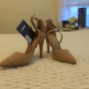 Forever 21 Nude Suede Heels ❤️